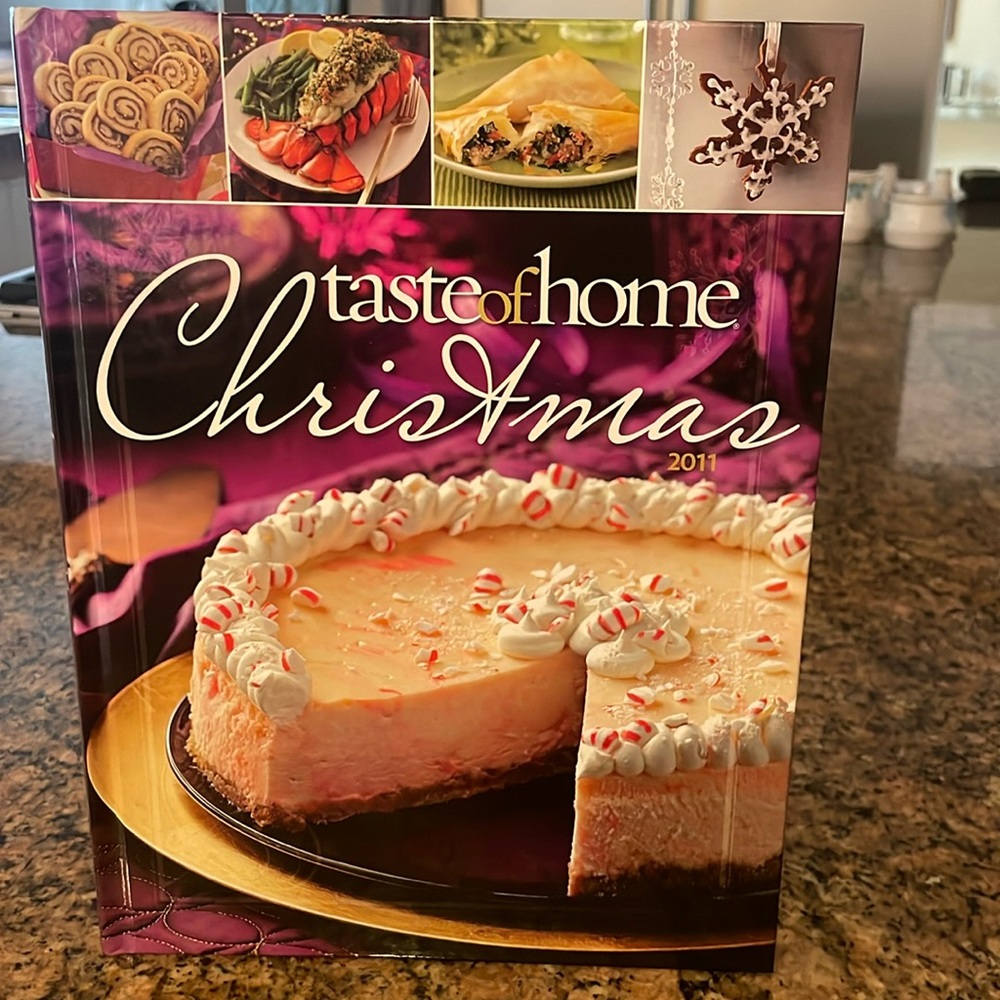 Taste of Home Christmas 2011 Hardcover Cookbook recipes & all things Christmas